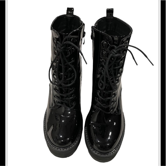 AlIT Patent Leather Block Chunky High Heel Boot. Size 9 black and White laces. - Picture 2 of 16